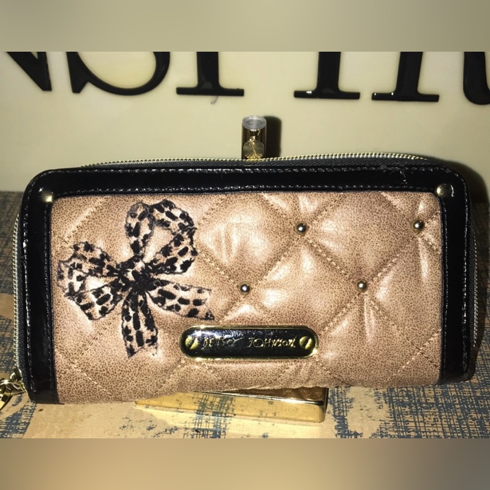 Betsey Johnson Brown quilted wallet